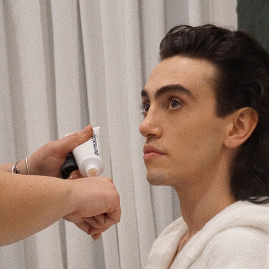 Sanremo 2022: la skincare routine glowy di Michele Bravi | Dermalogica Italia
